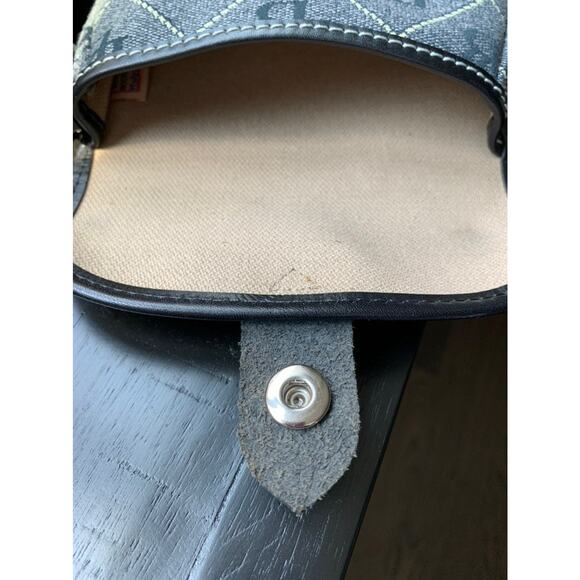 Dooney & Bourke Signature Snap Flap Wristlet NWOT Gift for Her - Picture 4 of 11